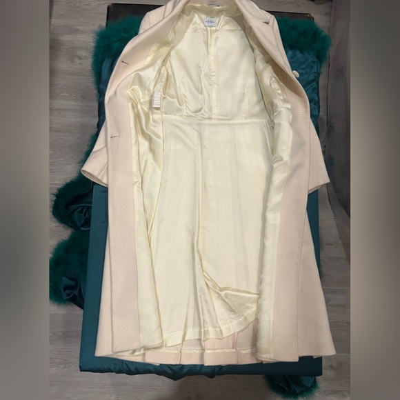 Apria vintage coat from Henri Bendel - Picture 4 of 10